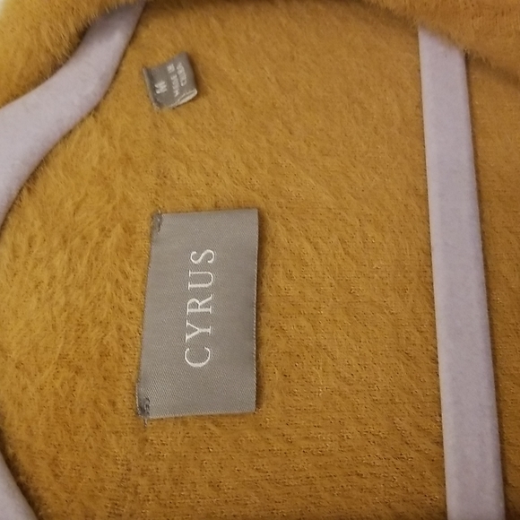 Cyrus Fuzzy Knit Snap Closure Coat, Sz M, $198 - Picture 4 of 4